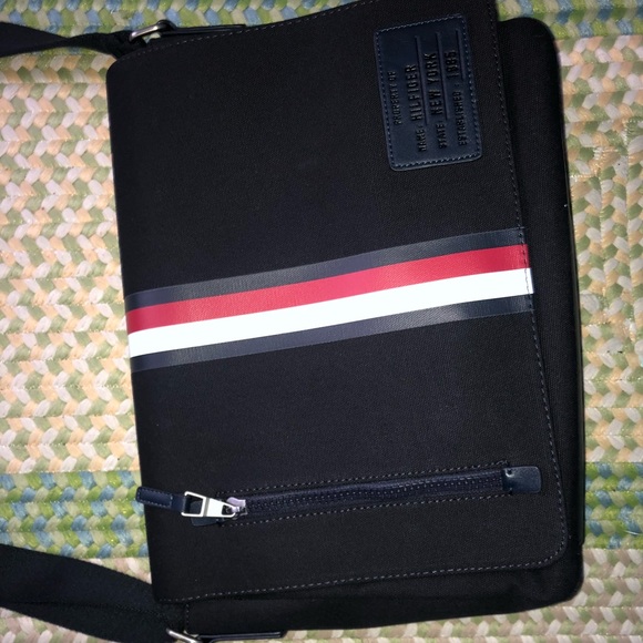 Tommy Hilfiger Canvas Men’s Messenger Bag - Picture 6 of 8